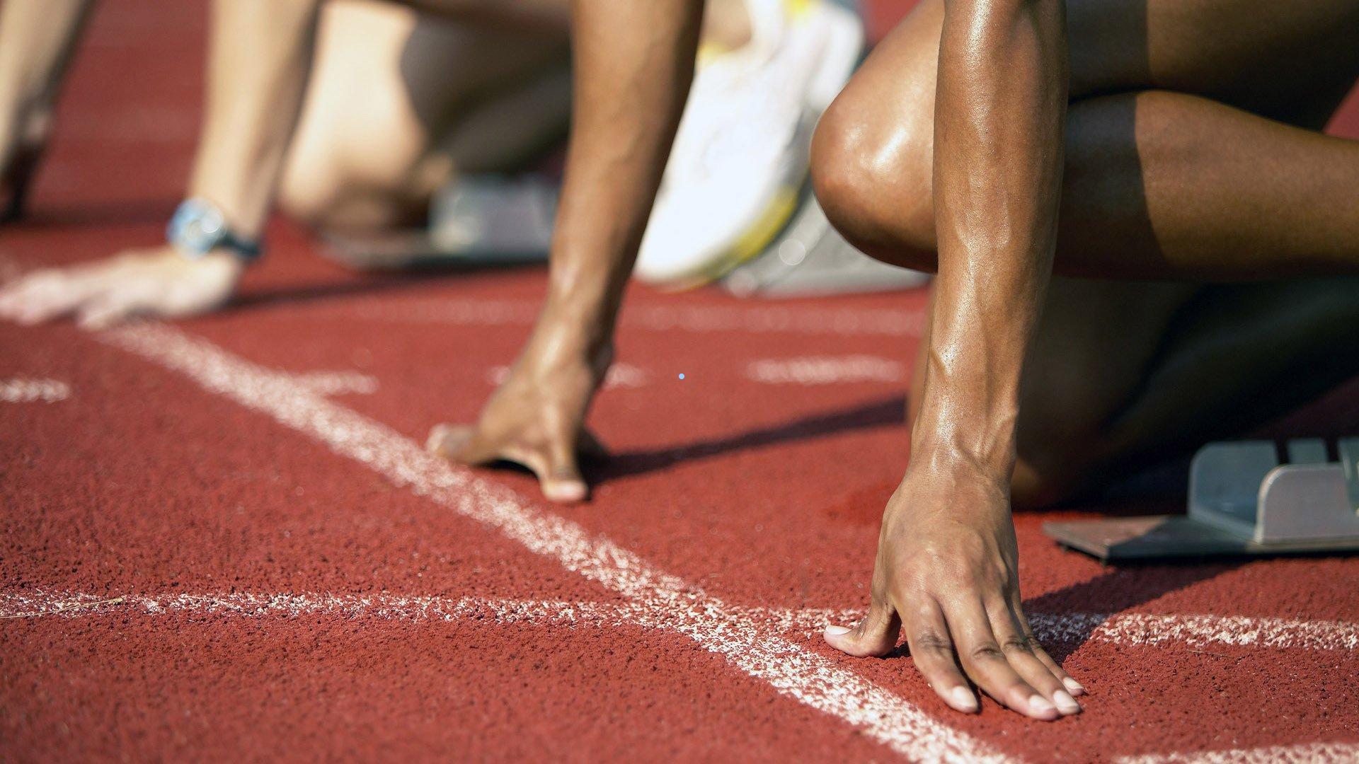 欧冠赛场风波再起，罗梅罗直指维尼修斯行为失当，称父母应负教养之责