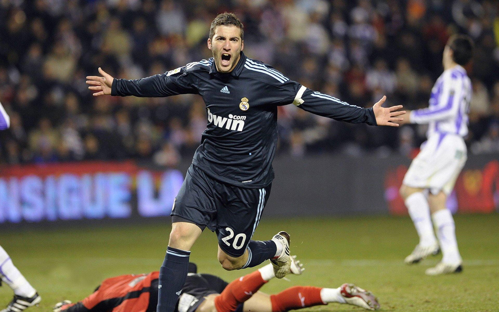 奥林匹克球场生死决战,罗马力克斯图加特,昂首挺进欧冠淘汰赛